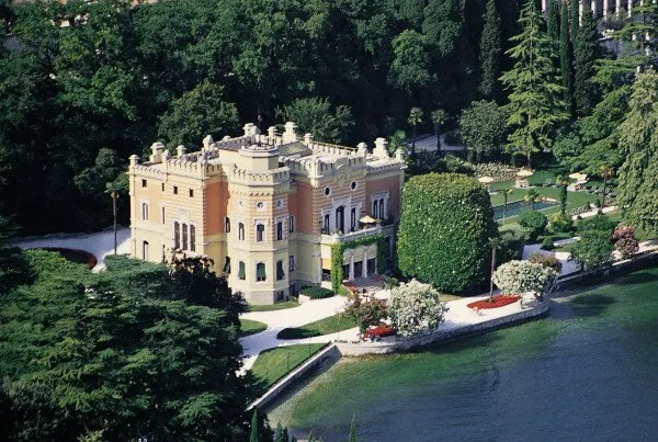 Экскурсии на Виллу Фелтринелли (Villa Feltrinelli)