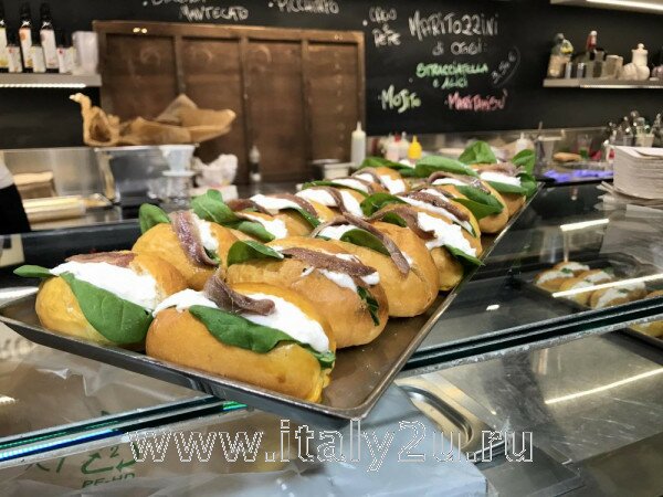 Маритоццо с анчоусами от Maritozzo Rosso