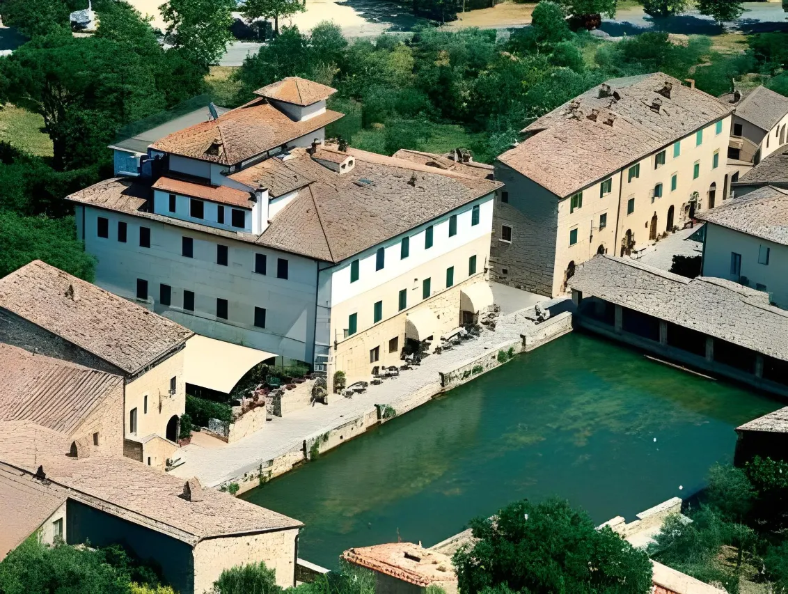 Баньо-Виньони (Bagno Vignoni)